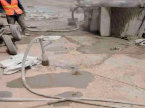 港北水泥混凝土路面板底注浆技术 路面脱空注浆整治方案